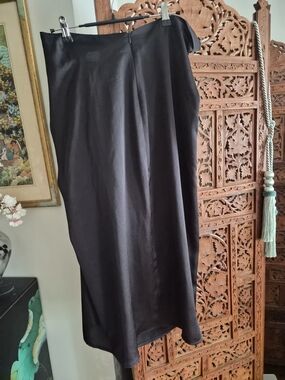 Zara Black Satin Midi Skirt